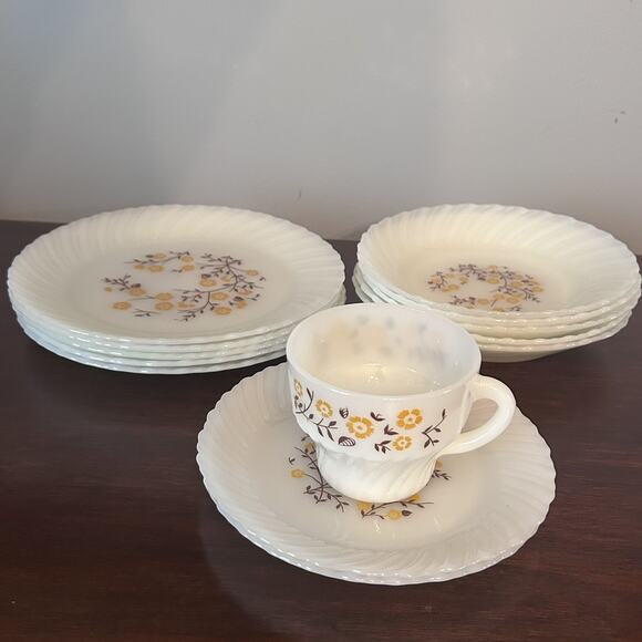 Vintage Termocrisa Milk Glass Brown Gold Harvest Flowers Mex Retro Dishes Set - Picture 1 of 13